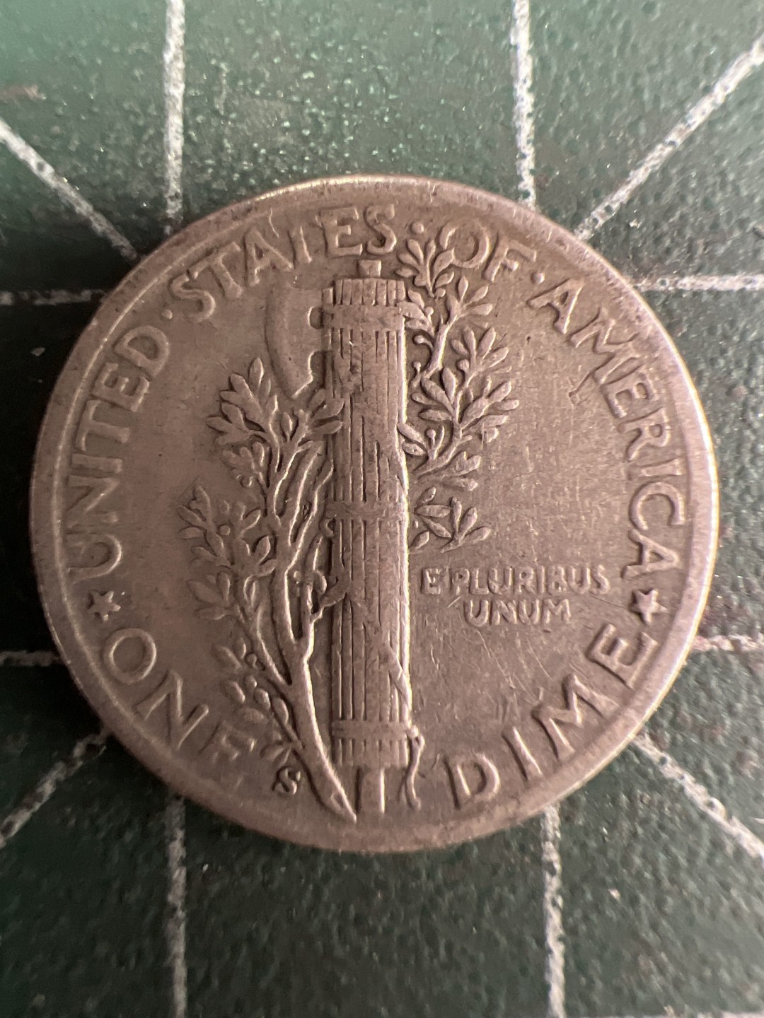 泡泡堂微拍第五十七幕硬币捡漏可累计专场👿👿，零佣金，零押金，累计满二十元包邮，接受代拍业务 美国小飞人小银币有伤。