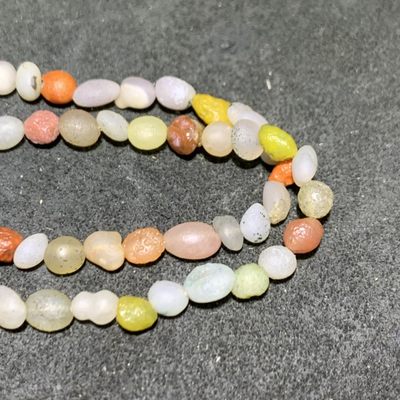 精美天然戈壁阿拉善多彩手串(手缠，项链)一条 精美天然戈壁阿拉善多彩手串(手缠，项链)一条