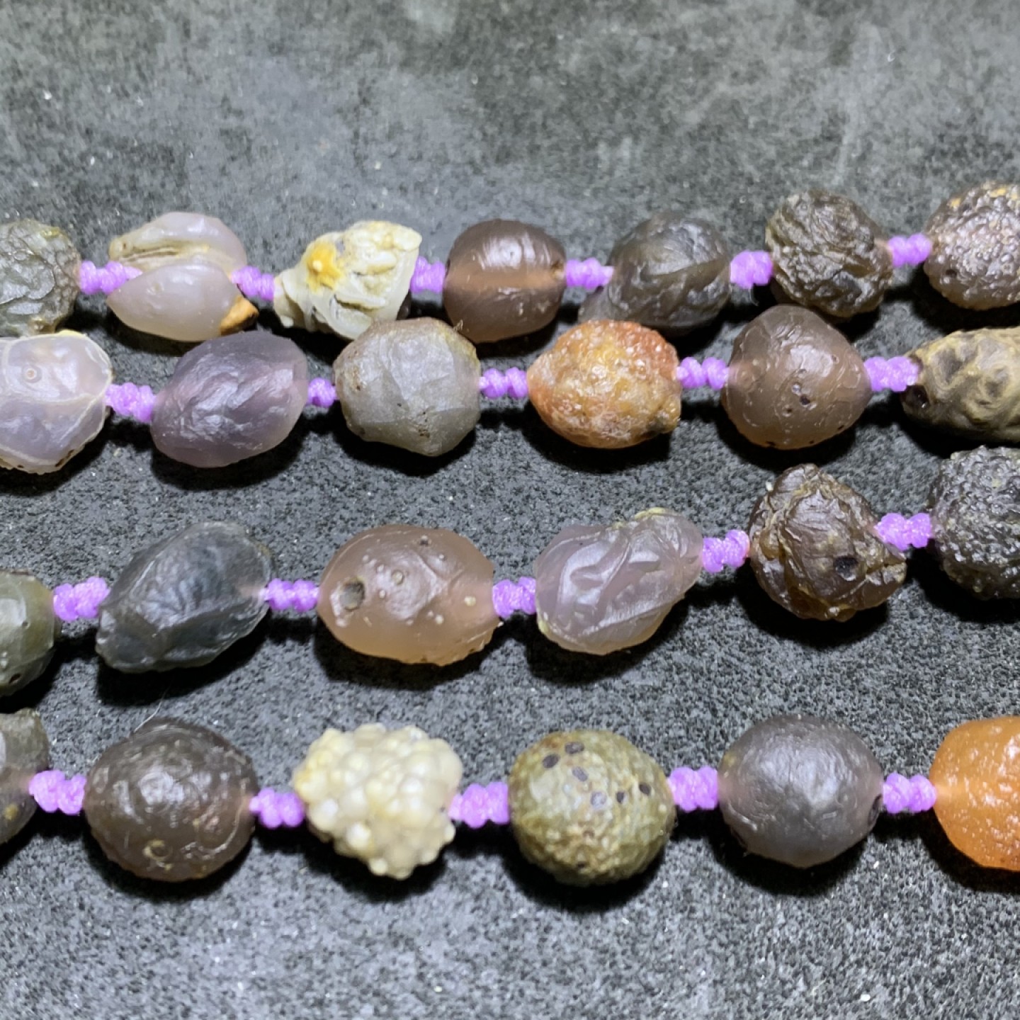 精美高圆度大颗粒青花筋脉石玛瑙原石项链一条