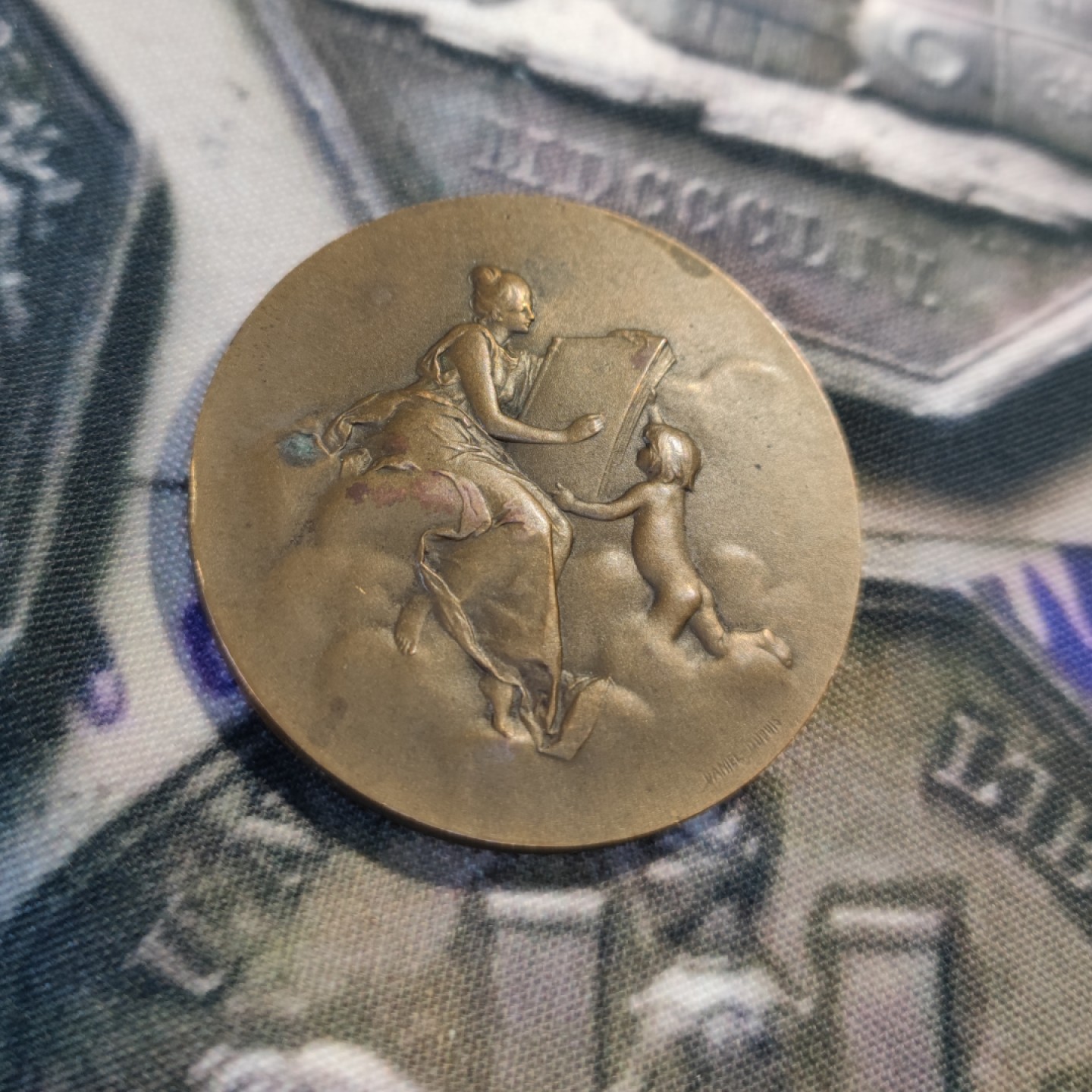 欧洲老铜章银章，周五晚自动结拍 法国艺术麦朵尔杜普伊的云端铜章