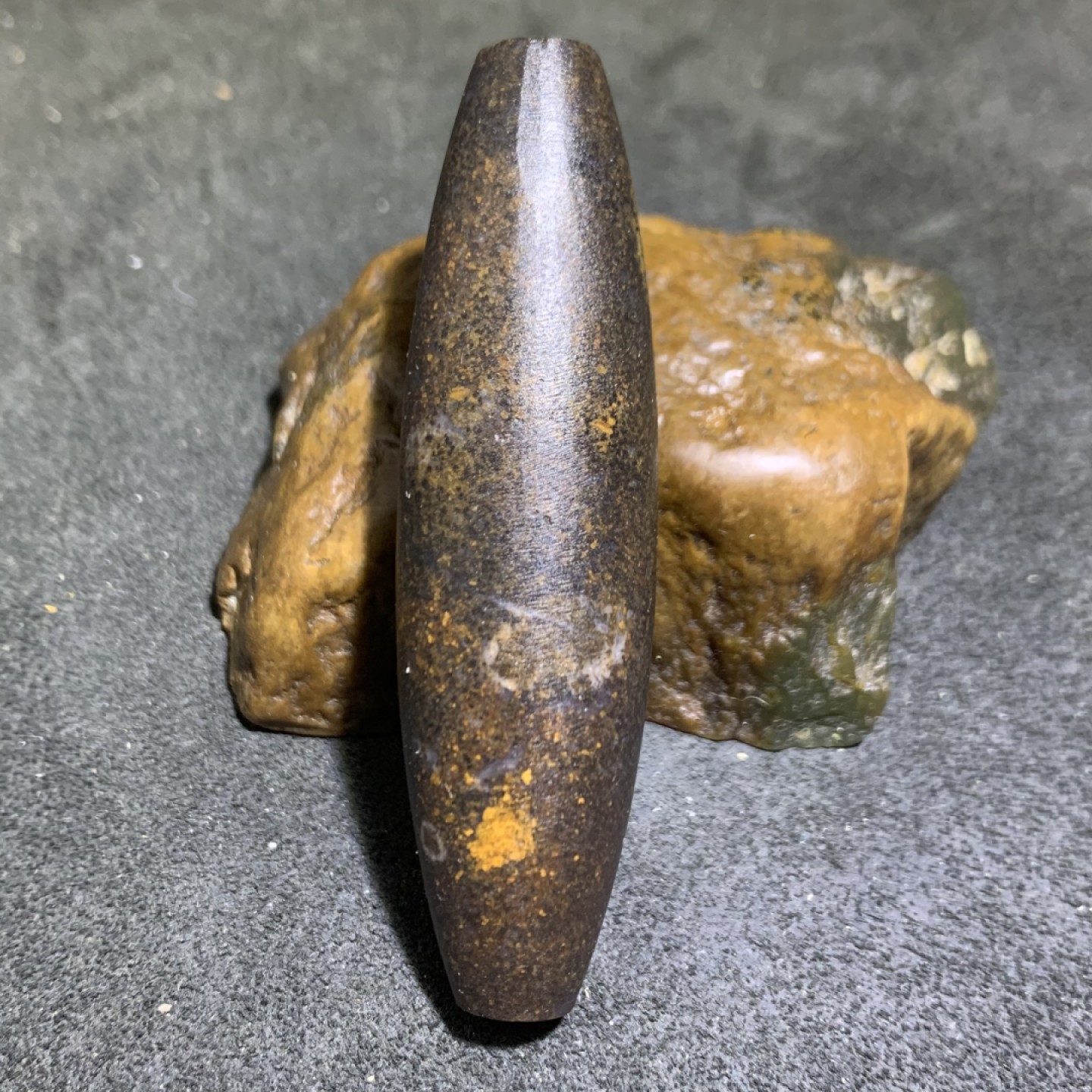精美天然罕见鱼籽纹九眼页岩亚光大天珠一颗！