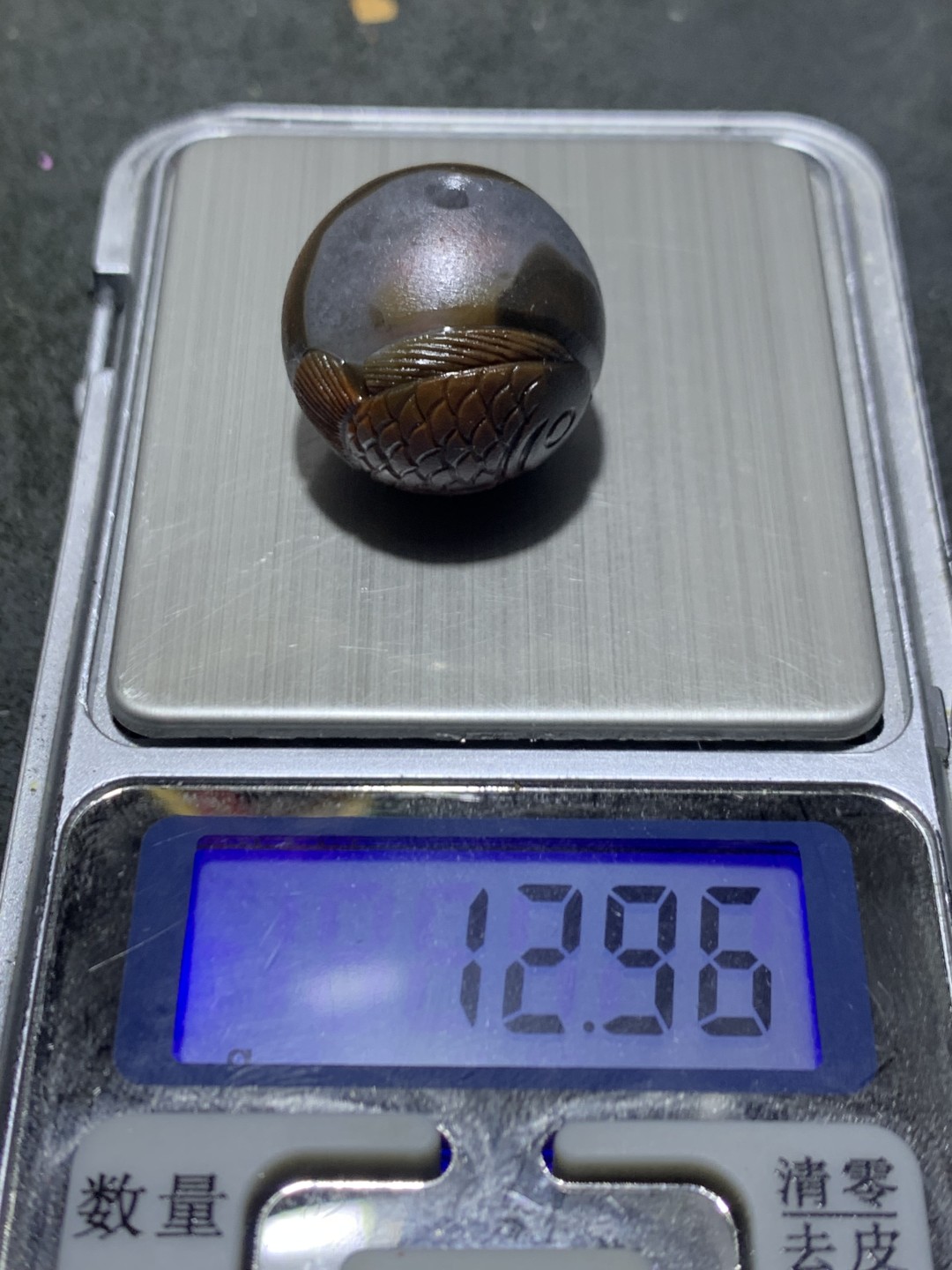 精美亚光冰飘战国红玛瑙手工俏色巧雕富贵有鱼珠一个