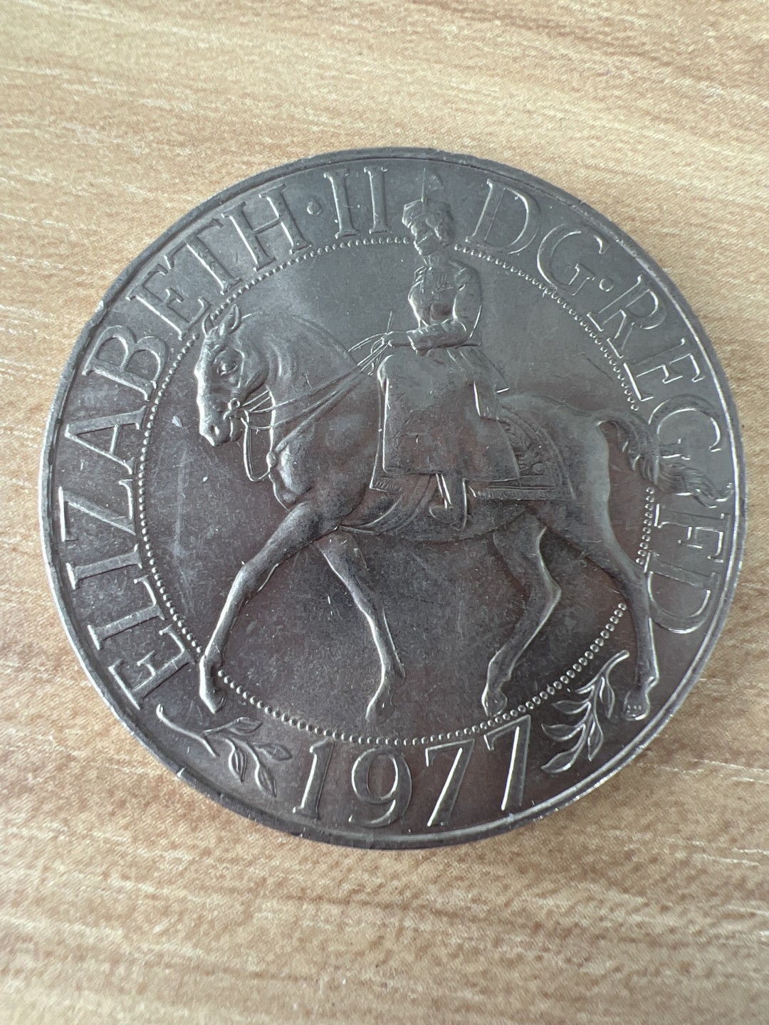 泡泡堂微拍第五十八幕硬币捡漏可累计专场👿👿，零佣金，零押金，累计满二十元包邮，接受代拍业务 英国一克朗女王登基纪念币