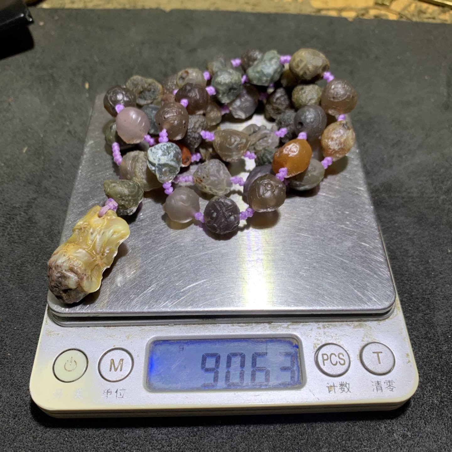 精美高圆度大颗粒青花筋脉石玛瑙原石项链一条