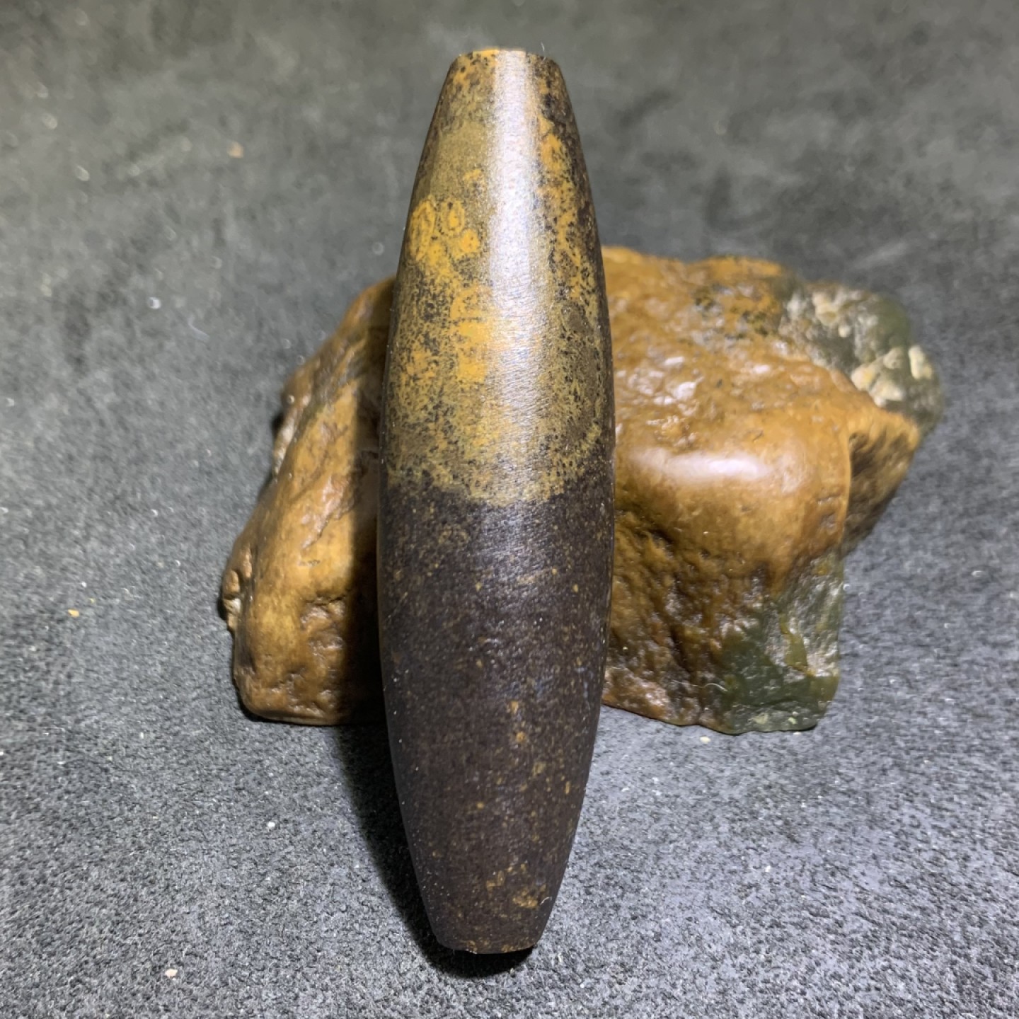 精美天然罕见鱼籽纹九眼页岩亚光大天珠一颗！