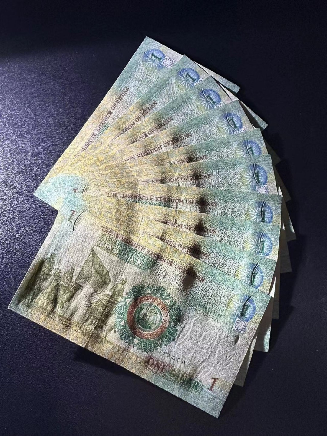 《外钞收藏家》第二百三十九期（罗马尼亚、保加利亚专场） 约旦2002年1第纳尔10枚连号 全新