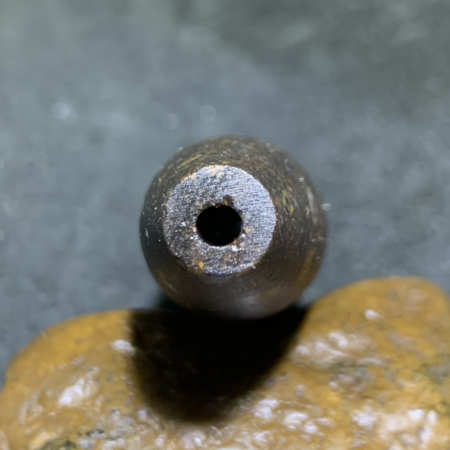 精美天然罕见鱼籽纹九眼页岩亚光大天珠一颗！