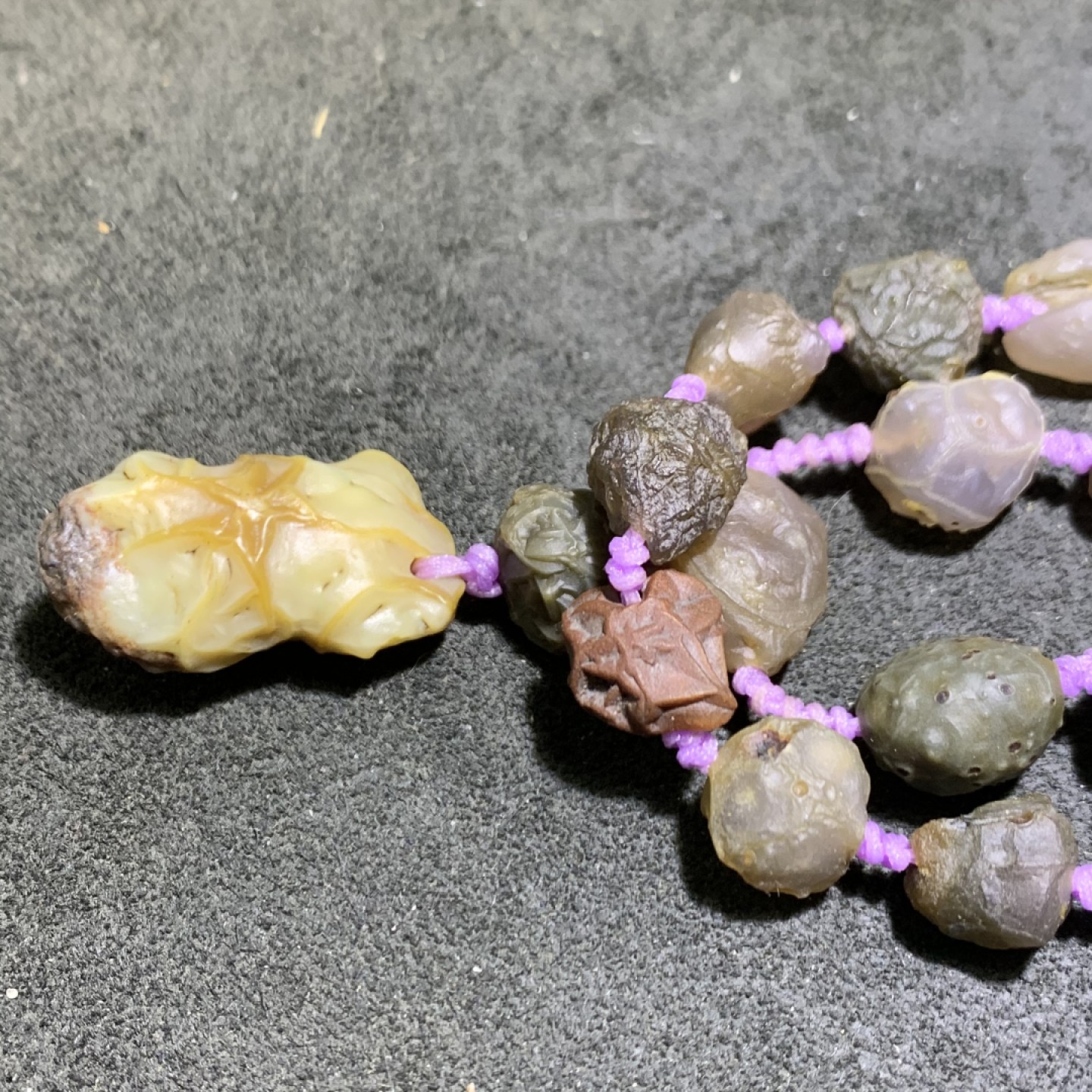 精美高圆度大颗粒青花筋脉石玛瑙原石项链一条