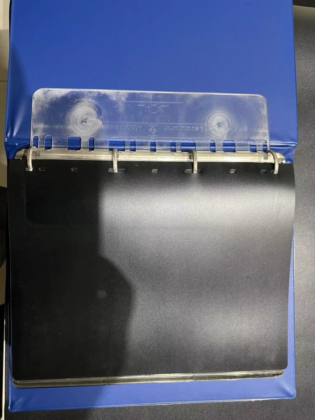 《外钞收藏家》第二百三十九期（罗马尼亚、保加利亚专场） 德国蓝色灯塔收藏册，带2格+3格透明内页+黑色分隔页（3页+27页+31页），二手 有点瑕疵 参考图片