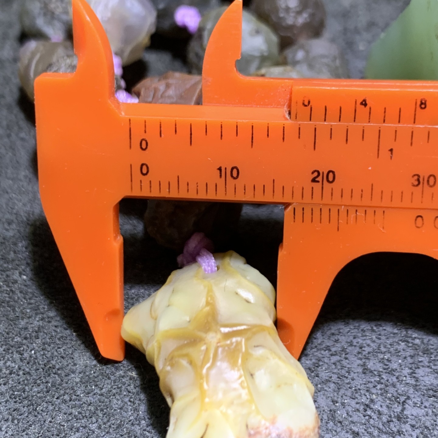 精美高圆度大颗粒青花筋脉石玛瑙原石项链一条