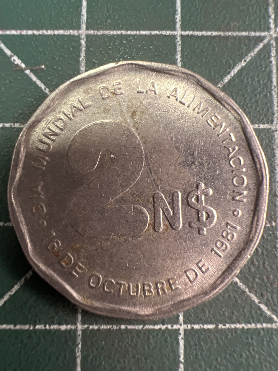 泡泡堂微拍第六十幕硬币捡漏可累计专场👿👿，零佣金，零押金，累计满二十元包邮，接受代拍业务 乌拉圭2比索