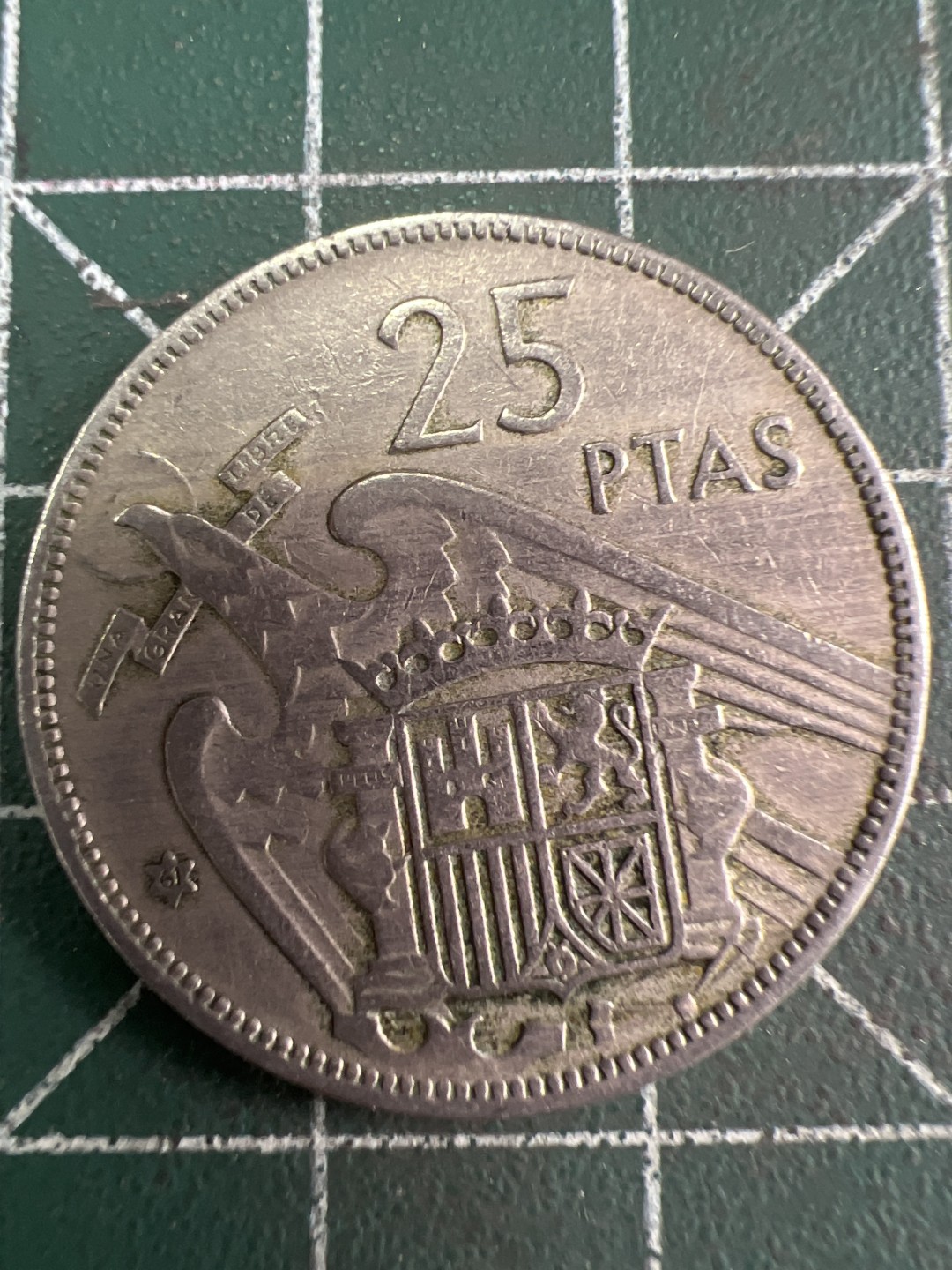 泡泡堂微拍第六十幕硬币捡漏可累计专场👿👿，零佣金，零押金，累计满二十元包邮，接受代拍业务 西班牙25比塞塔