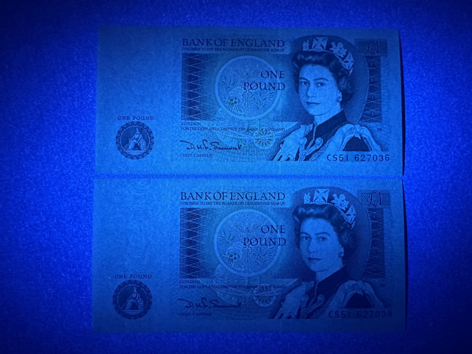 《张总收藏》89期——外币荟萃 欧洲精品 英格兰1镑2张 UNC D序列
