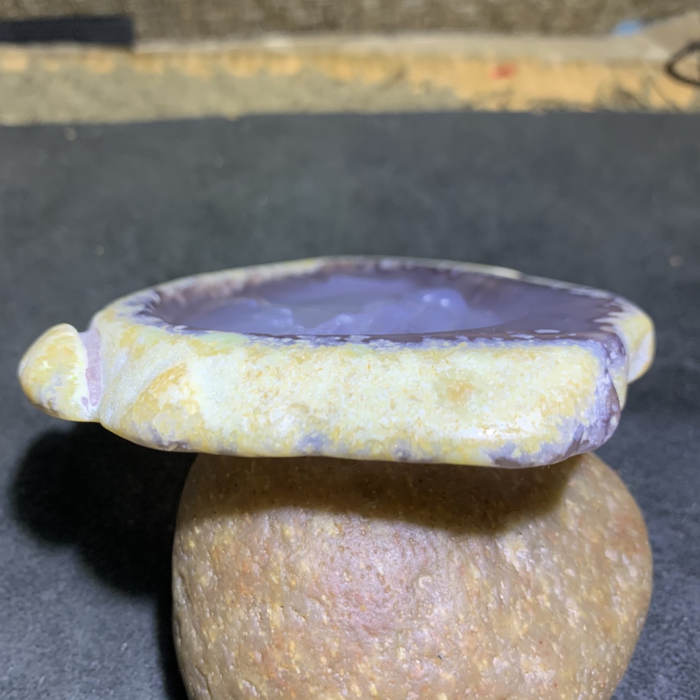 重器天然冰纹原皮玛瑙巧雕禅悟大 牌子一块