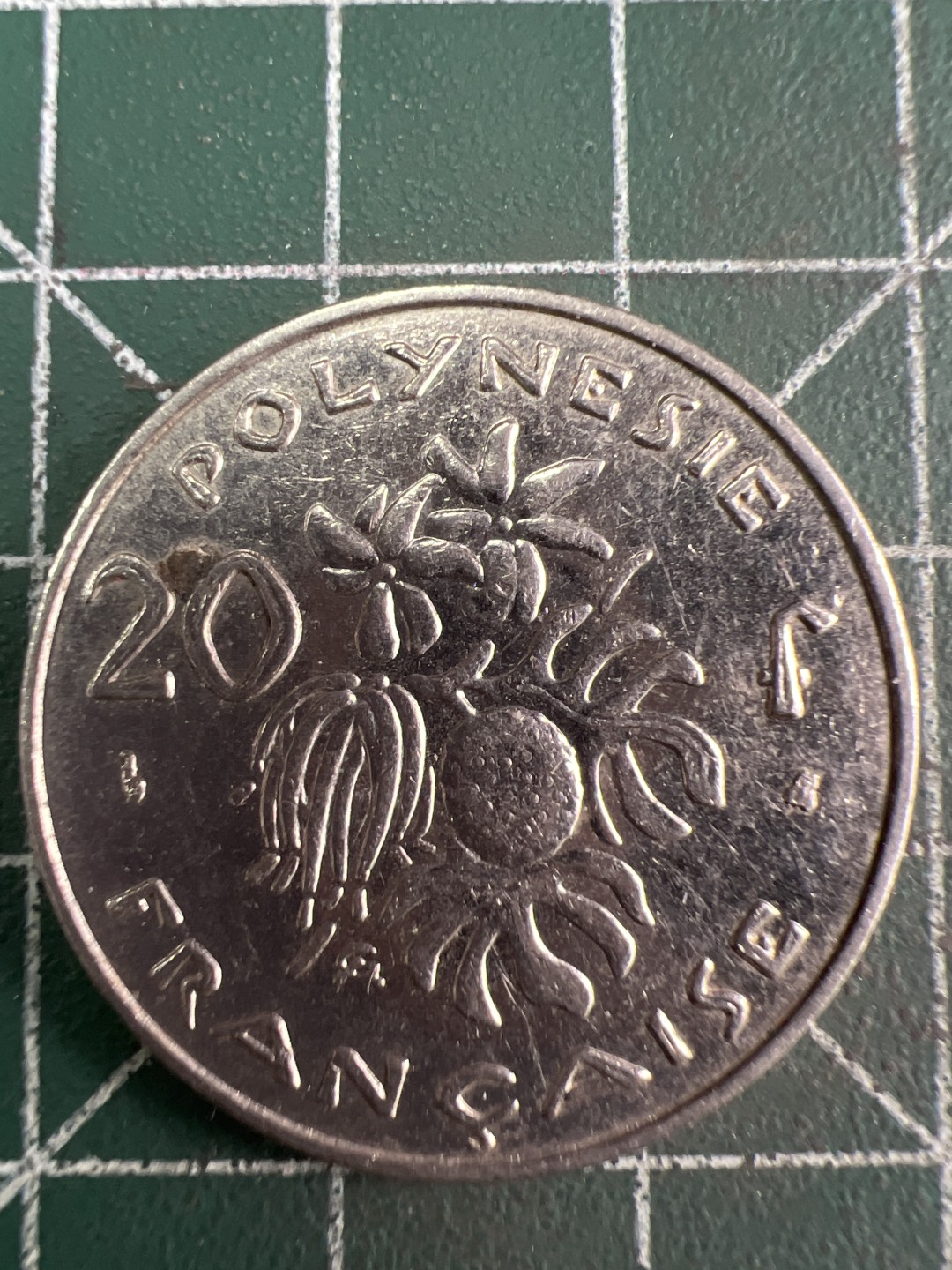 泡泡堂微拍第六十幕硬币捡漏可累计专场👿👿，零佣金，零押金，累计满二十元包邮，接受代拍业务 法属波里尼西亚20F