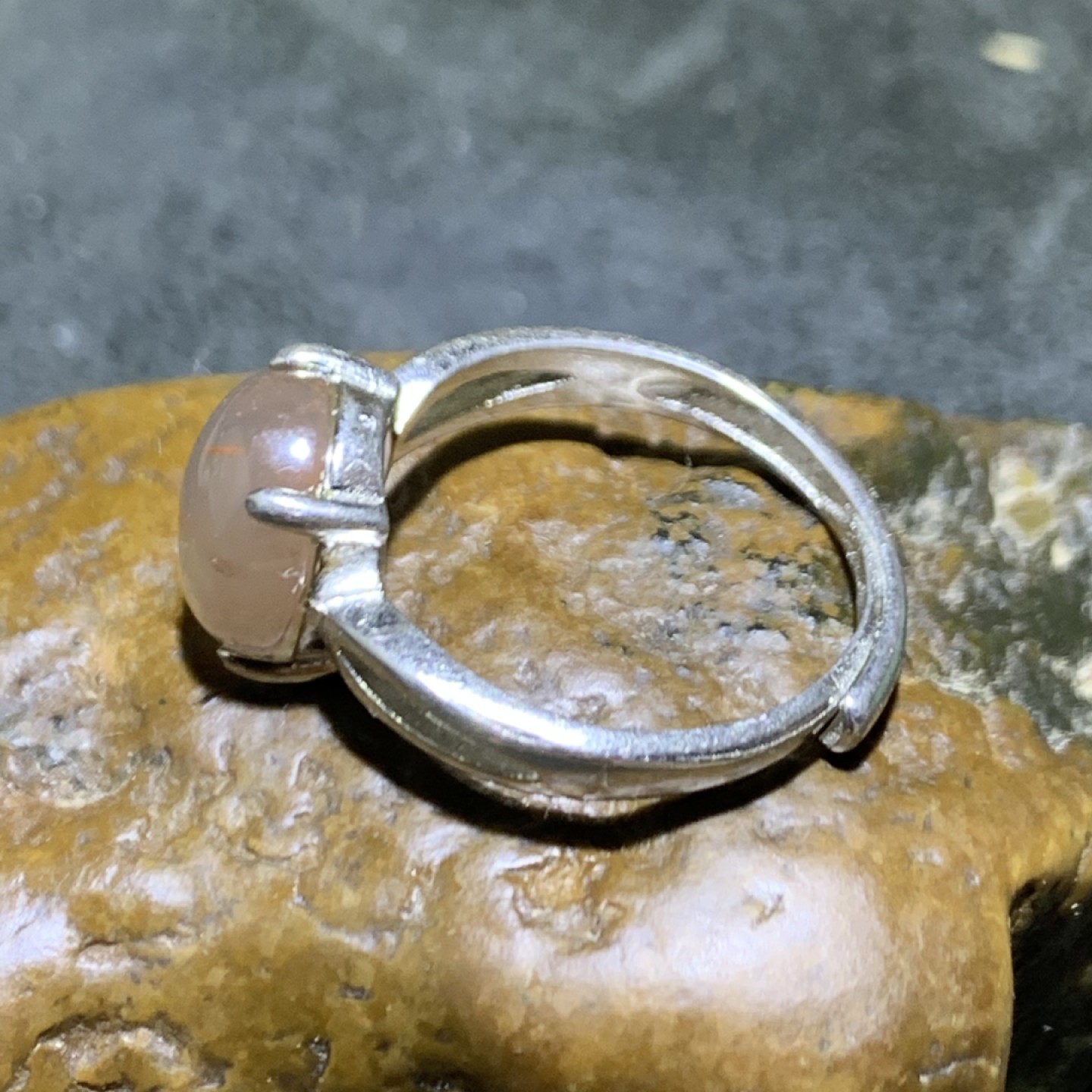 精美南红玛瑙荔枝冻漂红活口戒指一枚！