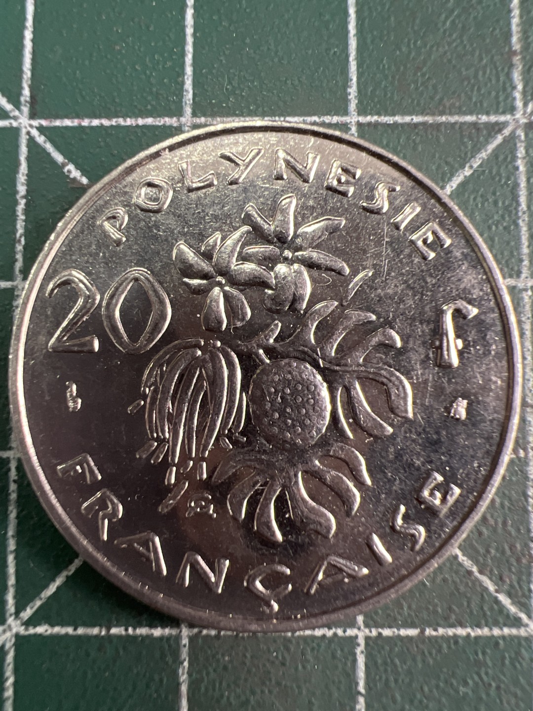 泡泡堂微拍第六十幕硬币捡漏可累计专场👿👿，零佣金，零押金，累计满二十元包邮，接受代拍业务 法属波里尼西亚20F