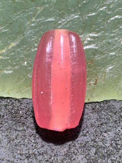 建国前后库存冰透冰粉色料琉璃瓜珠一颗， - 建国前后库存冰透冰粉色料琉璃瓜珠一颗，