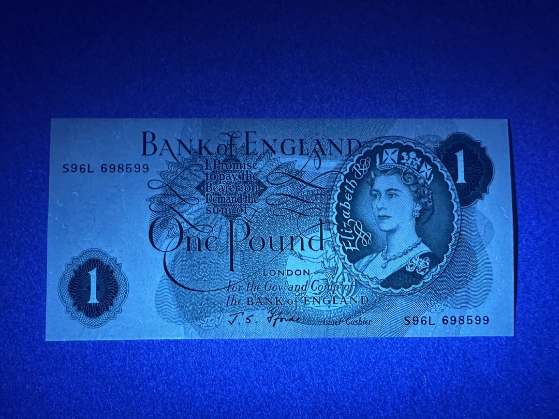 《张总收藏》89期——外币荟萃 欧洲精品 英格兰1镑 UNC C序列 无47尾99