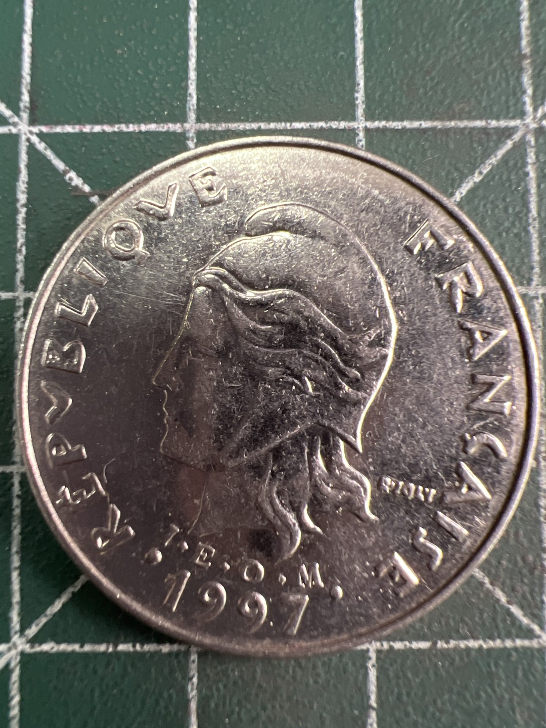 泡泡堂微拍第六十幕硬币捡漏可累计专场👿👿，零佣金，零押金，累计满二十元包邮，接受代拍业务 法属波里尼西亚20F