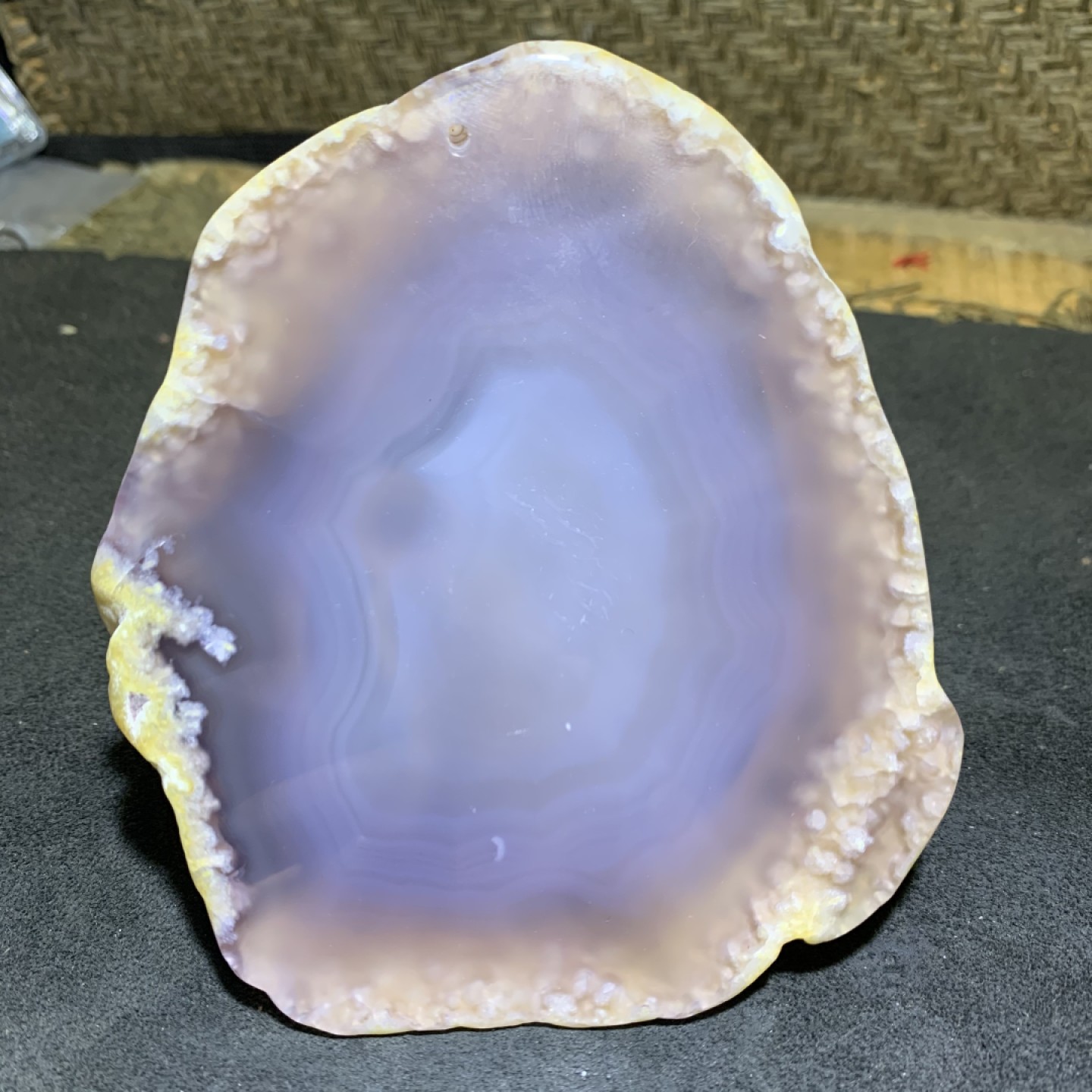重器天然冰纹原皮玛瑙巧雕禅悟大 牌子一块