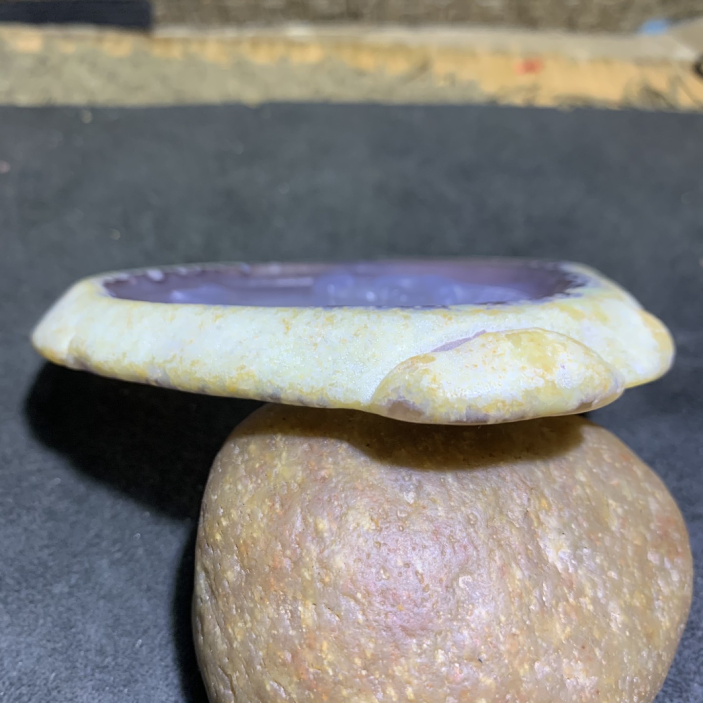 重器天然冰纹原皮玛瑙巧雕禅悟大 牌子一块