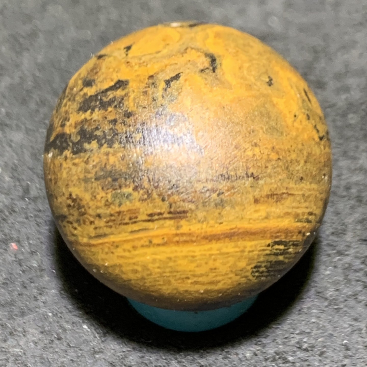 精美天然九眼页岩石蒙天珠天眼大圆珠一颗！