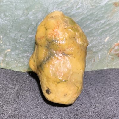 精美戈壁高玉化筋脉石原石一颗 - 精美戈壁高玉化筋脉石原石一颗