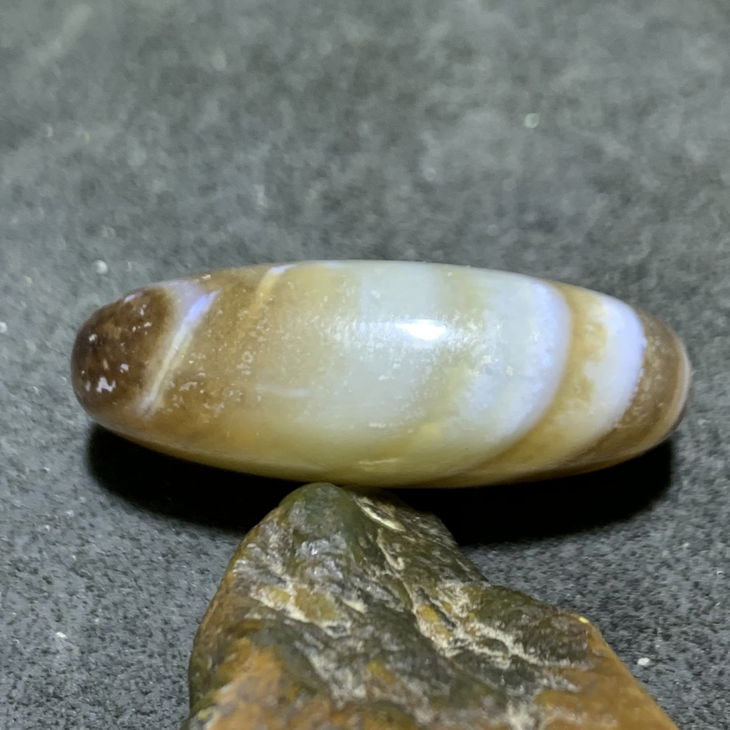 精美高玉化药师玛瑙板珠一个