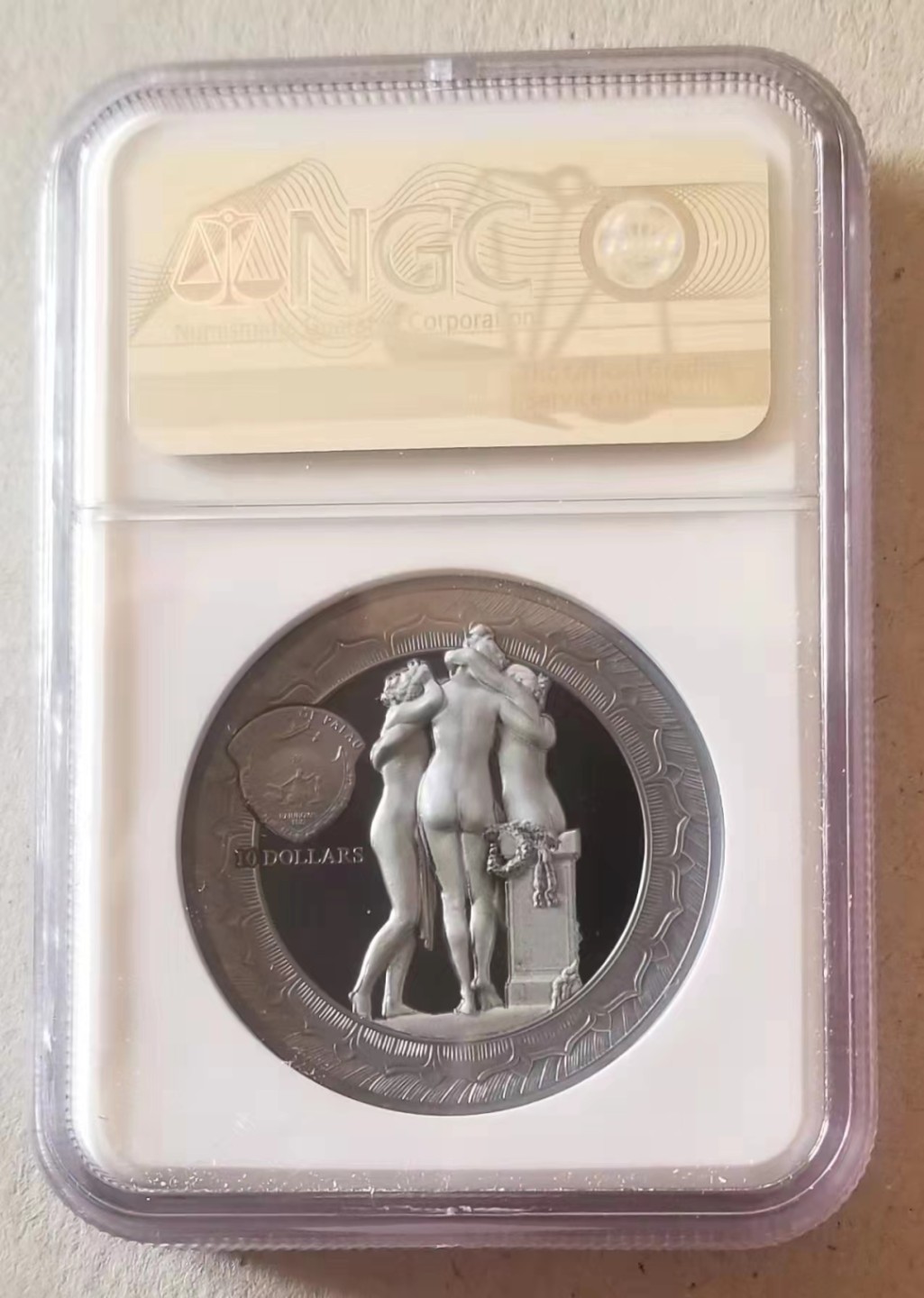 【现货】NGC70帕劳2020年美惠三女神双面高浮雕加厚银币