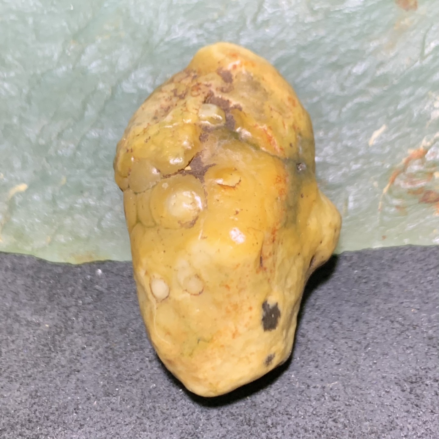 精美戈壁高玉化筋脉石原石一颗