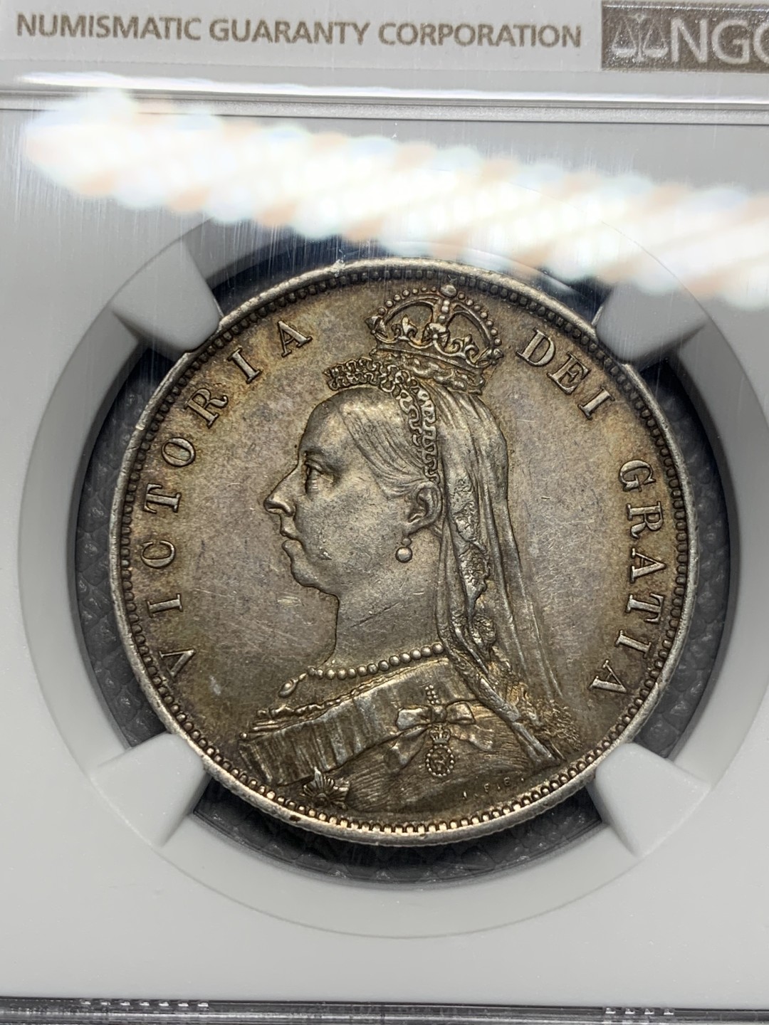 《竞宝斋》第135场-周日，周一连拍 (全场包邮) NGC AU55 1887英国维多利亚半克朗 双面原味带彩 状态不错