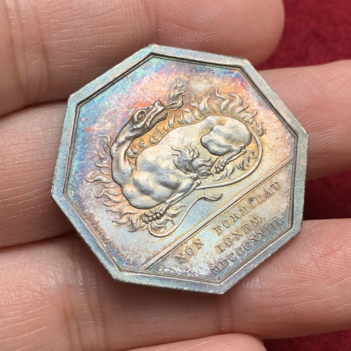 《竞宝斋》第135场-周日，周一连拍 (全场包邮) 法国1818年 火龙 五彩银制八角 JETON 代币 原味五彩实为难得 14.89克 33.7mm