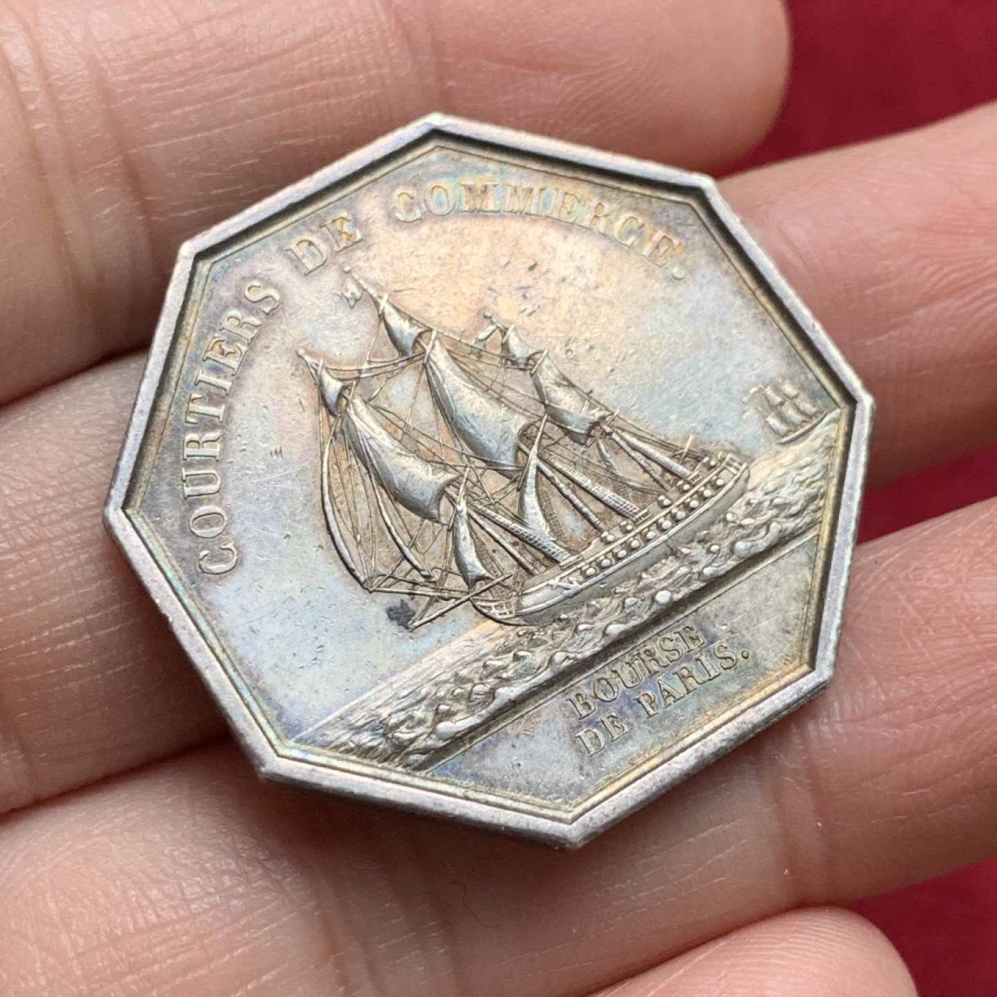《竞宝斋》第135场-周日，周一连拍 (全场包邮) 法国路易十八 大帆船 银JETON 八角代币 原味包浆 15.16克，33.7mm