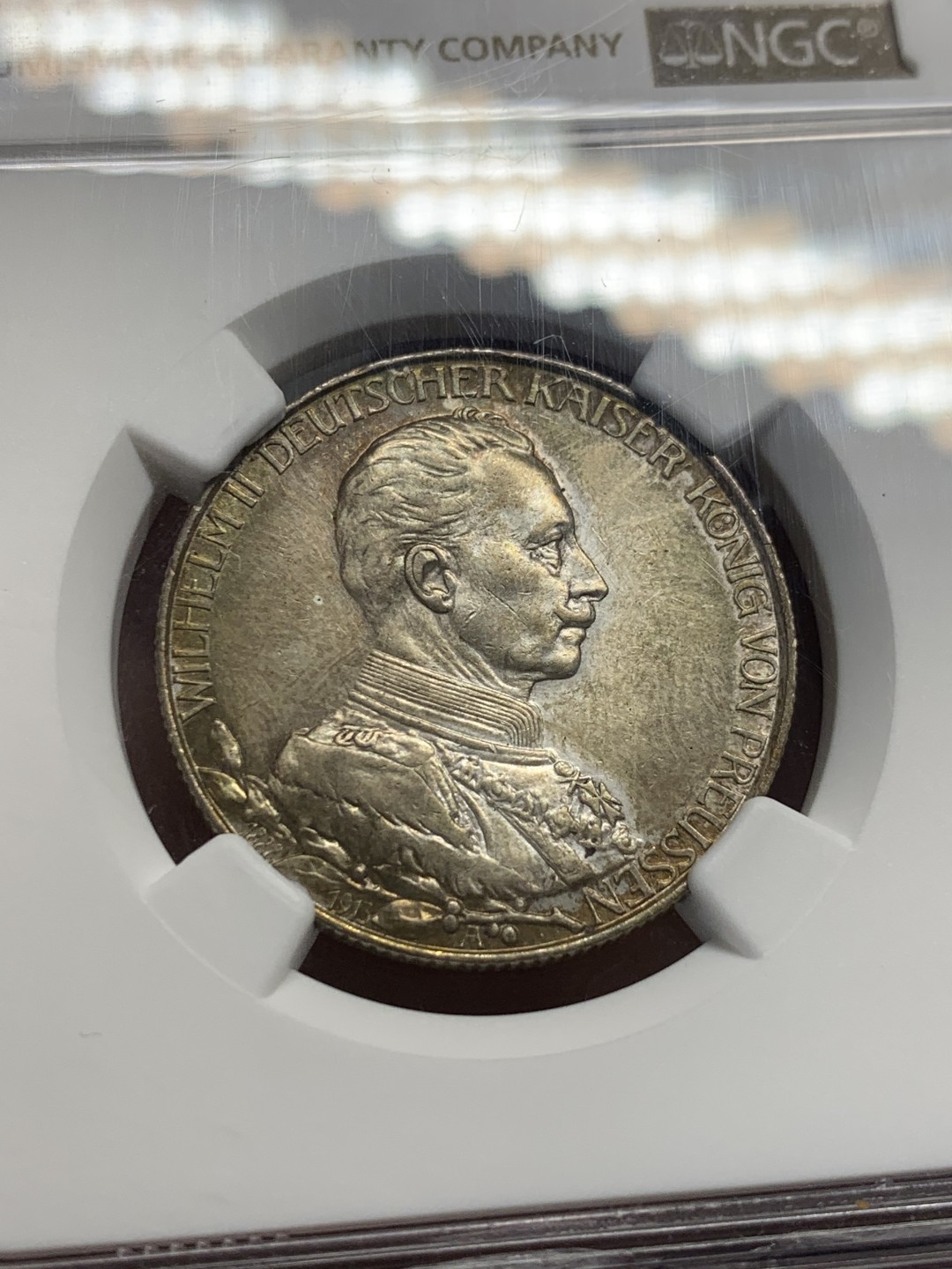 《竞宝斋》第135场-周日，周一连拍 (全场包邮) NGC UNC 德国普鲁士 1913年a军装花枝 二马克 银币 五彩包浆