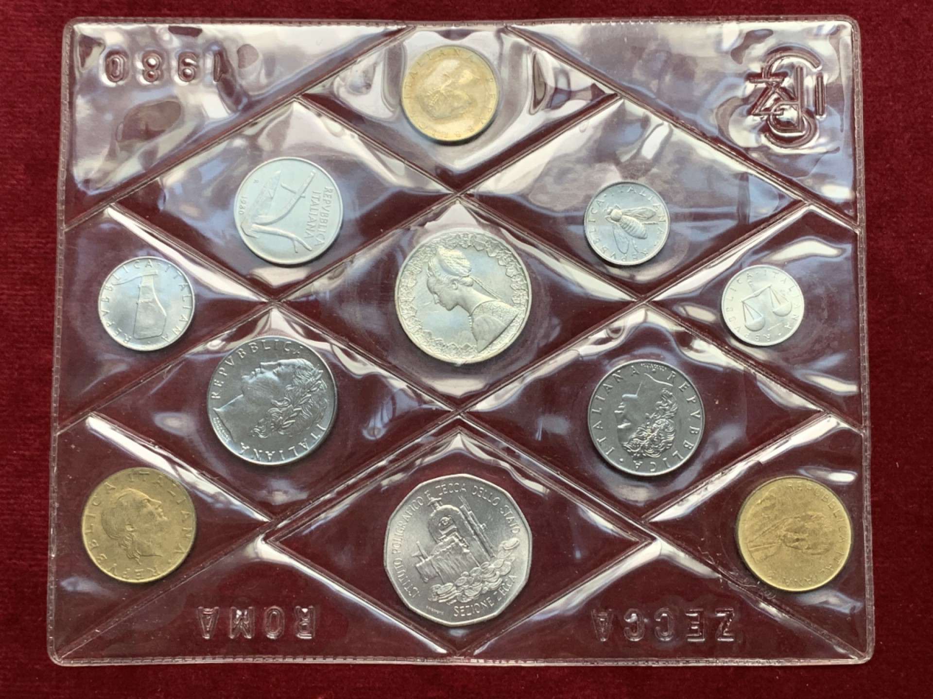 《竞宝斋》第135场-周日，周一连拍 (全场包邮) 意大利 1980年 造币厂原装套币 含帆船少女银币一枚 全套BU未流通品相 包装证书齐全