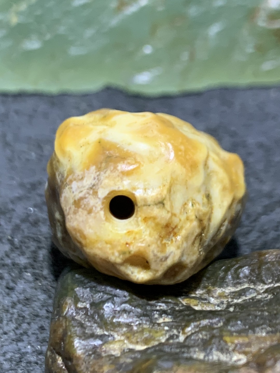 精美罕见高玉化阿拉善飘花筋脉石原石珠子一颗，