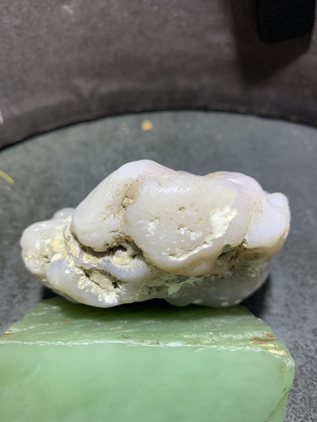 精美天然新疆哈密结晶体高玉化蛋白玉原石一块，