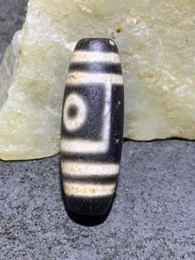 仅此一颗，精品两眼玛瑙天珠一颗 仅此一颗，精品两眼玛瑙天珠一颗