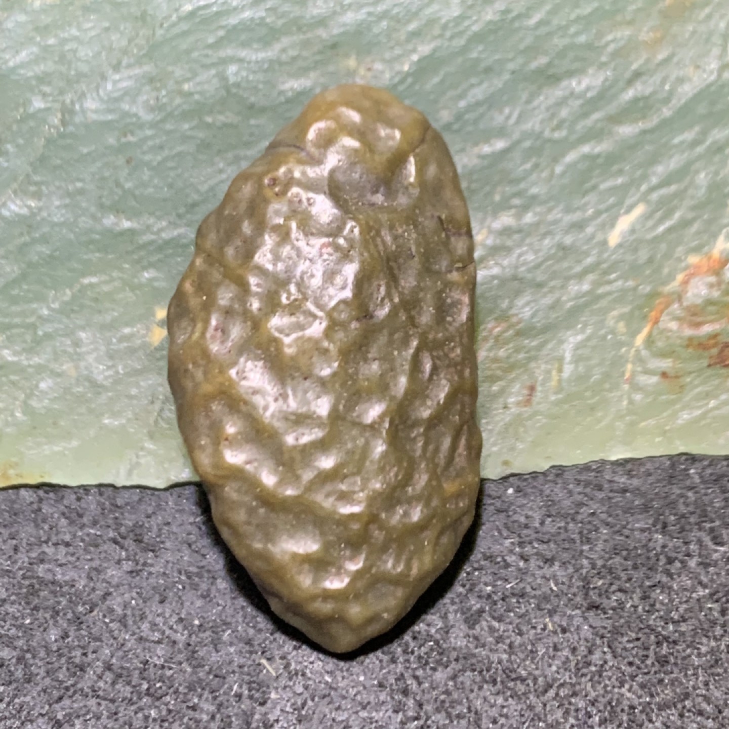 精美戈壁筋脉石原石一颗