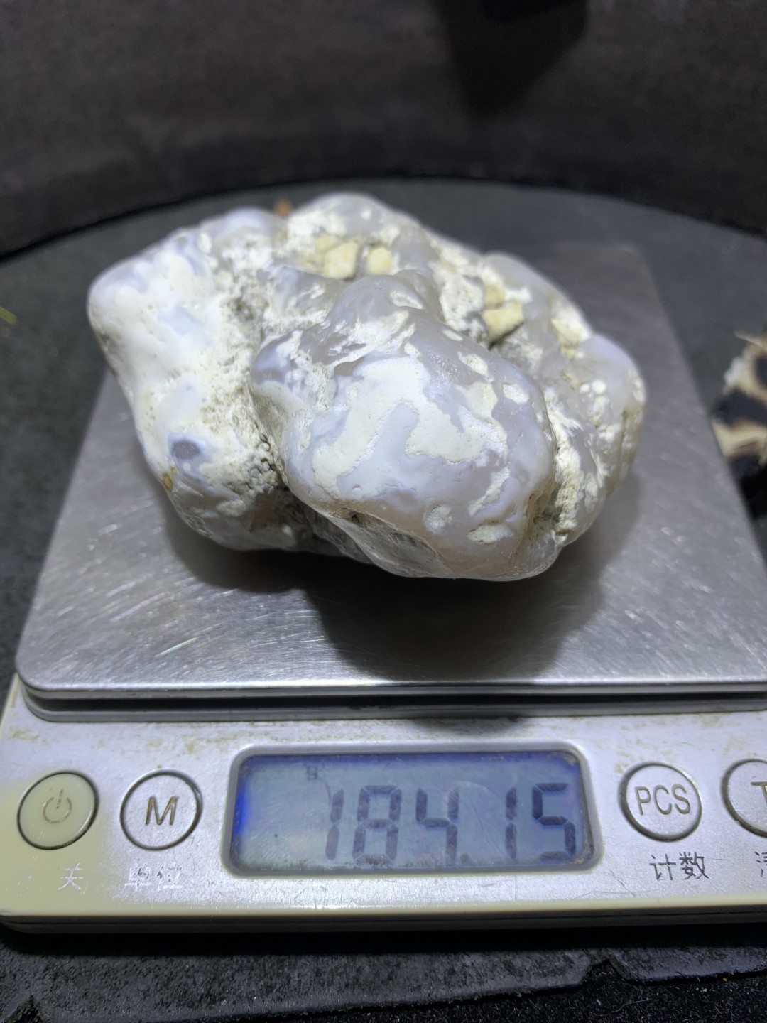 精美天然新疆哈密结晶体高玉化蛋白玉原石一块，