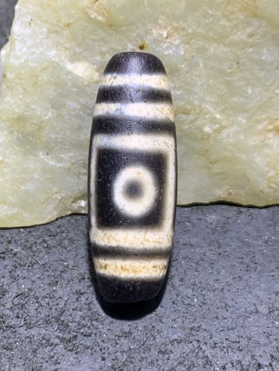 仅此一颗，精品两眼玛瑙天珠一颗 仅此一颗，精品两眼玛瑙天珠一颗