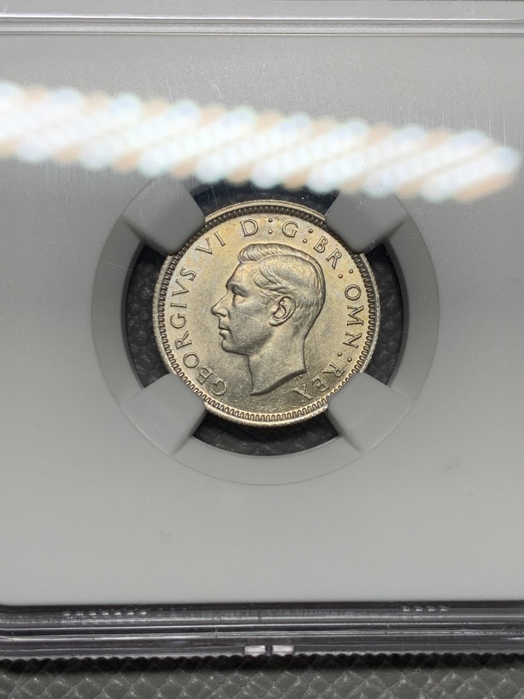 《竞宝斋》第135场-周日，周一连拍 (全场包邮) NGC-MS62 英国1943年 乔六6便士银币