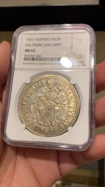 《竞宝斋》第135场-周日，周一连拍 (全场包邮) NGC MS62 神罗萨尔茨堡 1623年 泰勒银币 淡金彩 收藏级品相