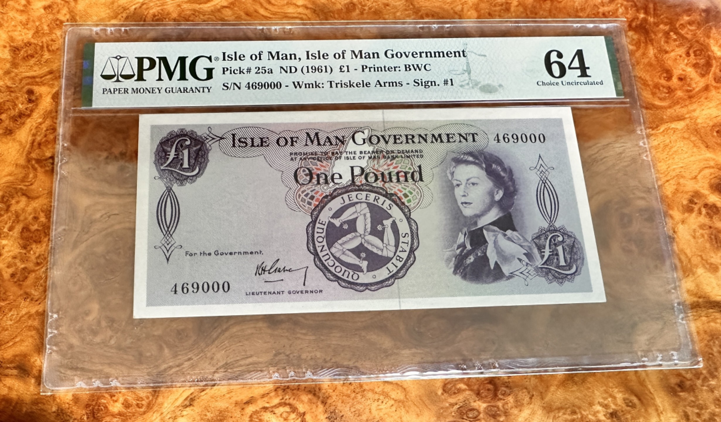 Chase Auction 第17期 - - 外钞、民国钞和人民币混合场！（临时有事，推迟到20号） 1961年马恩岛1镑，豹子号000，PMG64，戎装女王！