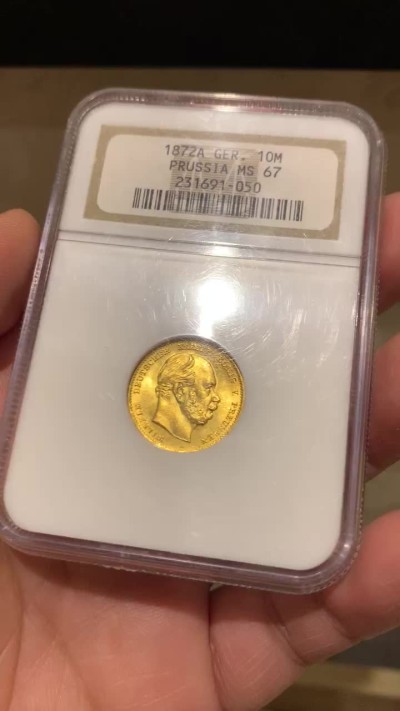 《竞宝斋》第135场-周日，周一连拍 (全场包邮) NGC MS67 普鲁士 1872年 10马克 金币 67的超高分数 N老盒加持 保存的非常好 近乎完美 可收藏