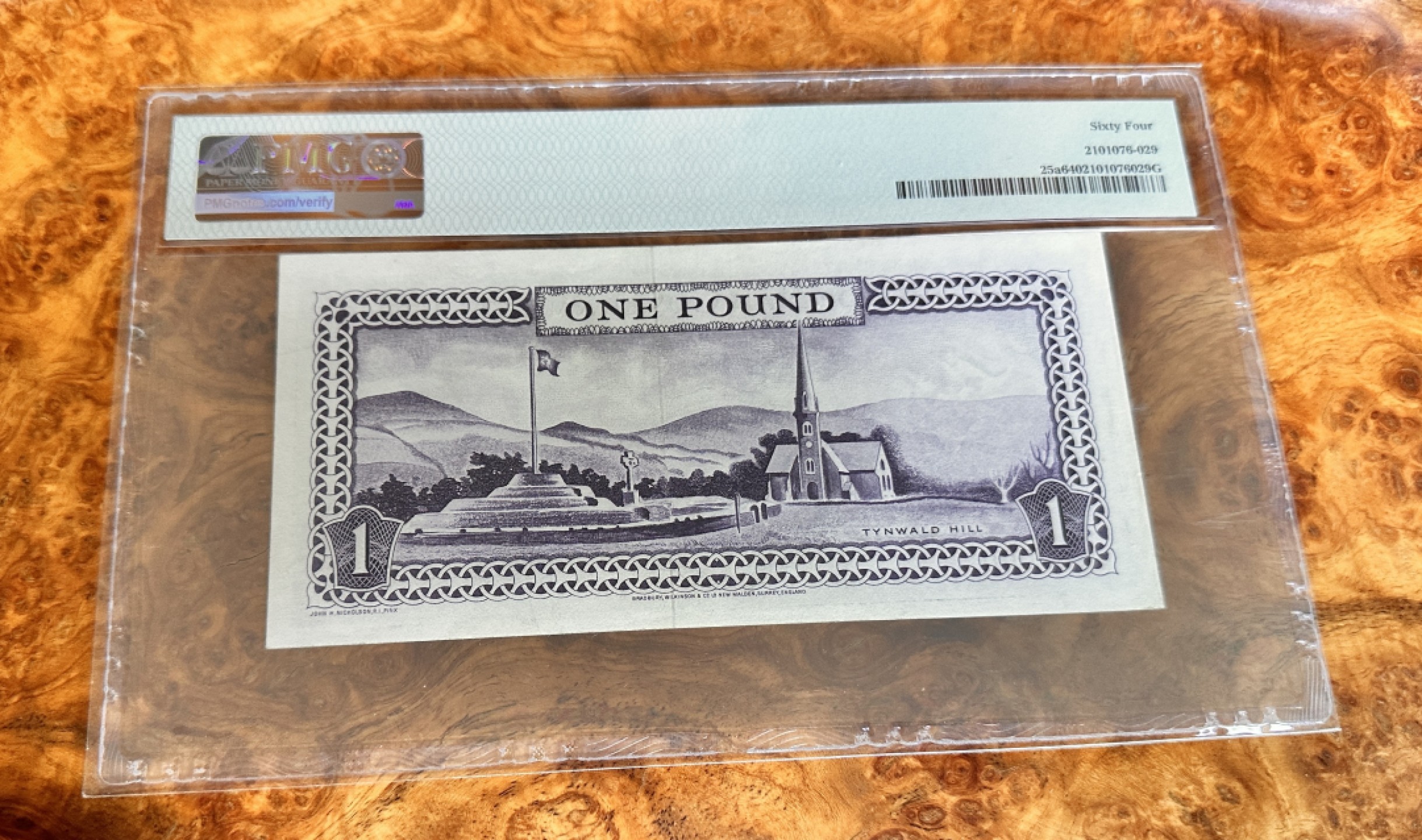 Chase Auction 第17期 - - 外钞、民国钞和人民币混合场！（临时有事，推迟到20号） 1961年马恩岛1镑，豹子号000，PMG64，戎装女王！