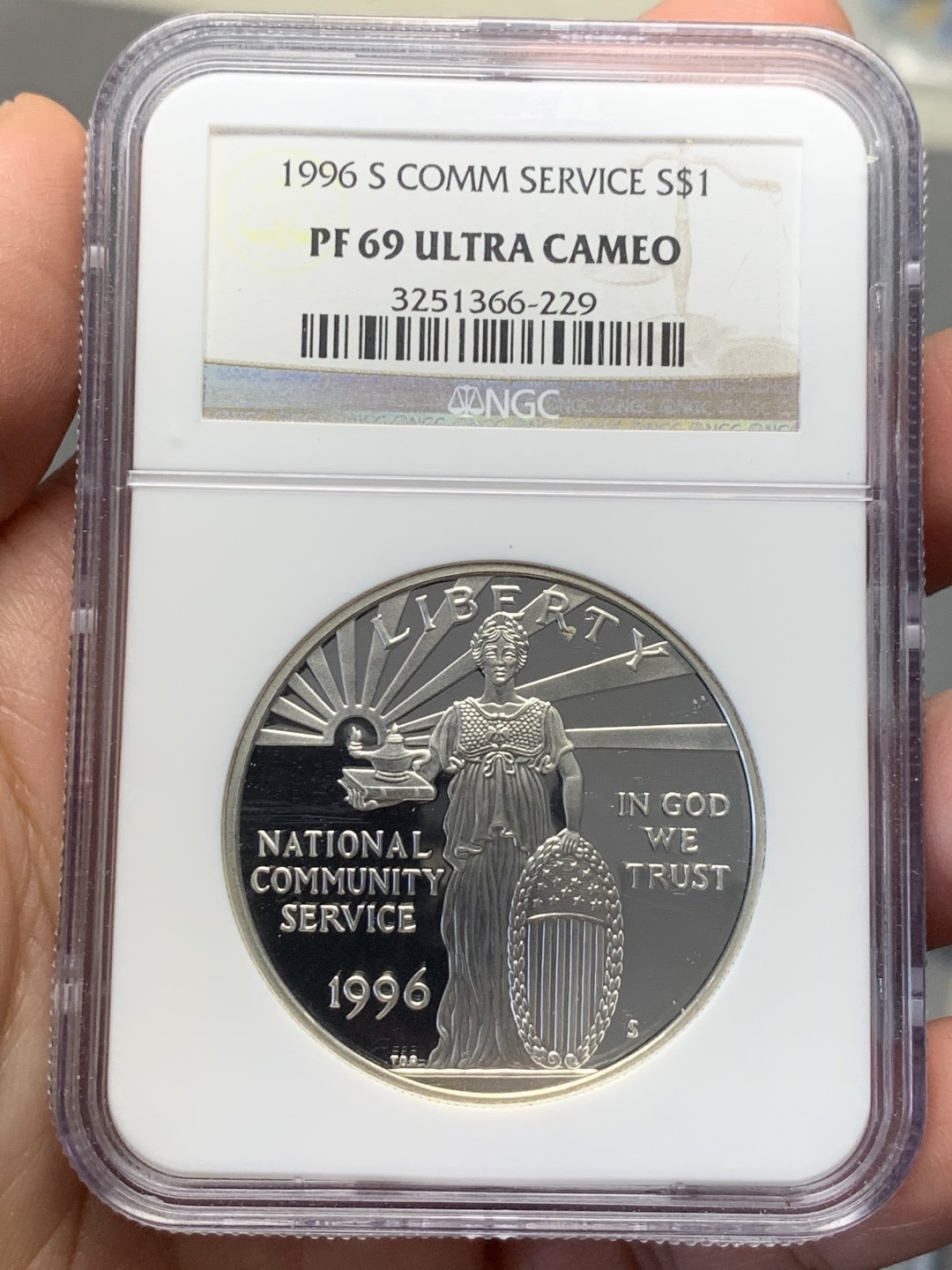 《竞宝斋》第135场-周日，周一连拍 (全场包邮) NGC-PF69 UC 美国 1996年 国家社区服务纪念 精制大银币 900银 26.73克 高分好状态