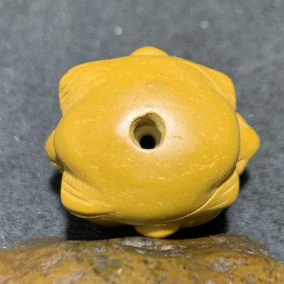 阿拉善玛瑙彩玉双面雕刻罗汉头一个！ 阿拉善玛瑙彩玉双面雕刻罗汉头一个！