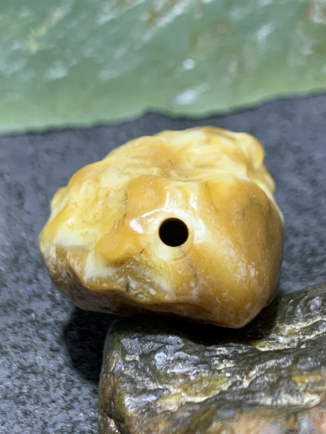 精美罕见高玉化阿拉善飘花筋脉石原石珠子一颗，